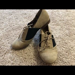 Restricted Casual Dress Flats